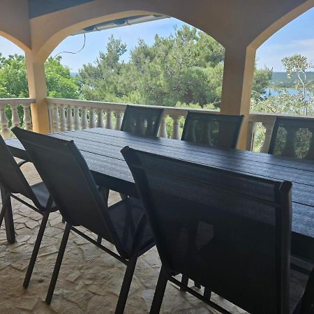 Villa Punta Blava - Beach Front, Ideal For Family Vacation With Kids, Large Terraces With Sea View, Internet, Netflix, No Pets Allowed Obrovac Bagian luar foto