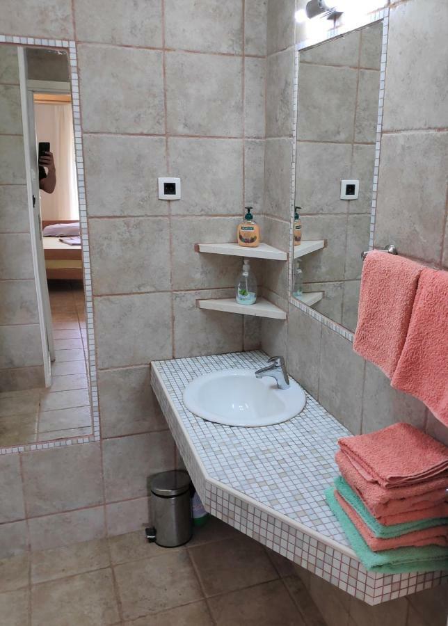 Villa Punta Blava - Beach Front, Ideal For Family Vacation With Kids, Large Terraces With Sea View, Internet, Netflix, No Pets Allowed Obrovac Bagian luar foto