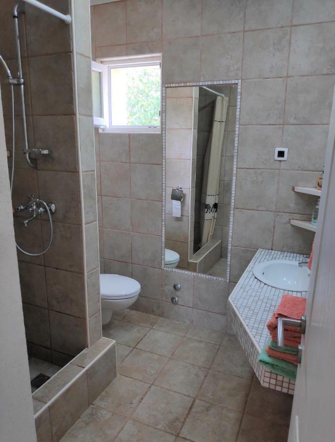 Villa Punta Blava - Beach Front, Ideal For Family Vacation With Kids, Large Terraces With Sea View, Internet, Netflix, No Pets Allowed Obrovac Bagian luar foto