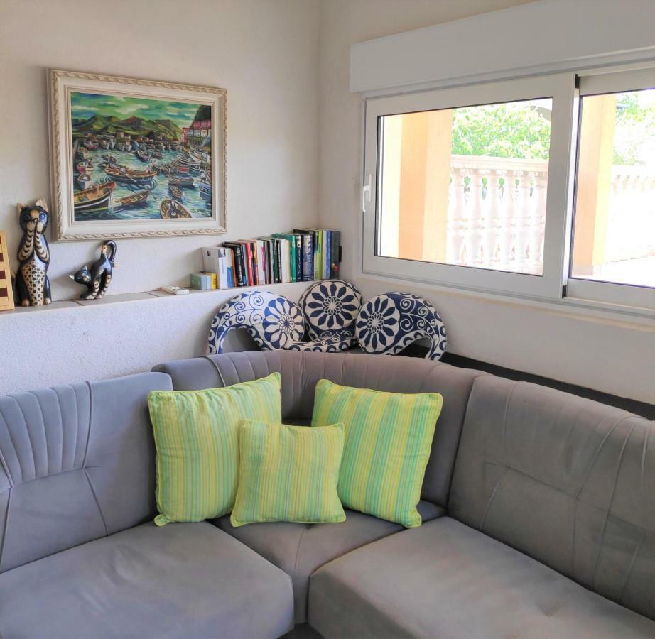Villa Punta Blava - Beach Front, Ideal For Family Vacation With Kids, Large Terraces With Sea View, Internet, Netflix, No Pets Allowed Obrovac Bagian luar foto