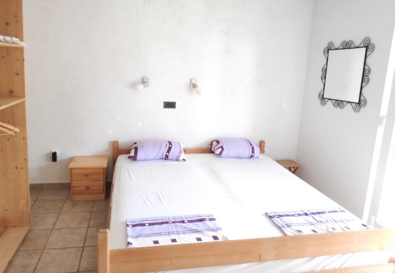 Villa Punta Blava - Beach Front, Ideal For Family Vacation With Kids, Large Terraces With Sea View, Internet, Netflix, No Pets Allowed Obrovac Bagian luar foto