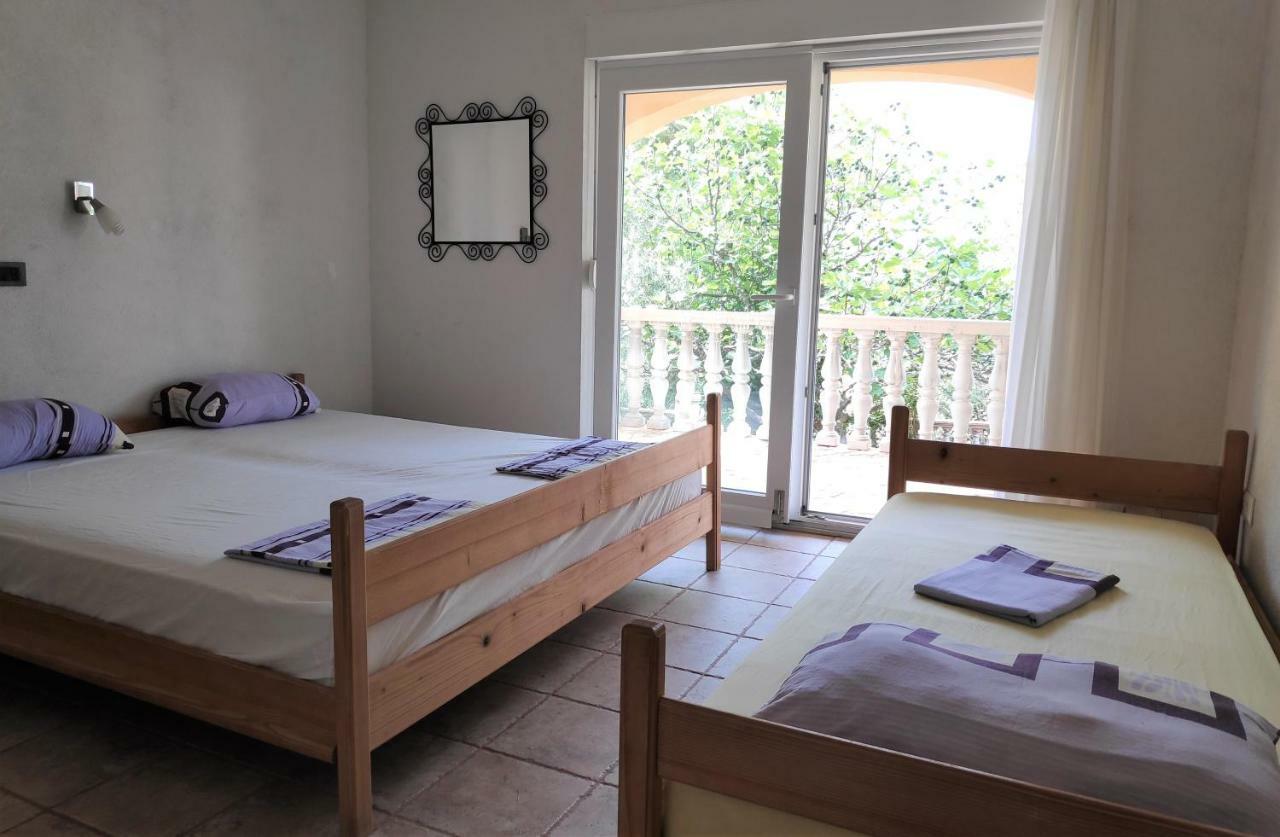 Villa Punta Blava - Beach Front, Ideal For Family Vacation With Kids, Large Terraces With Sea View, Internet, Netflix, No Pets Allowed Obrovac Bagian luar foto