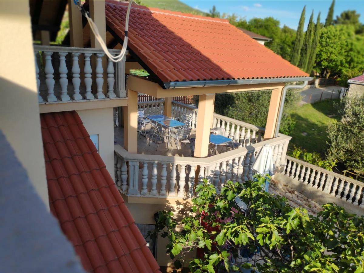 Villa Punta Blava - Beach Front, Ideal For Family Vacation With Kids, Large Terraces With Sea View, Internet, Netflix, No Pets Allowed Obrovac Bagian luar foto