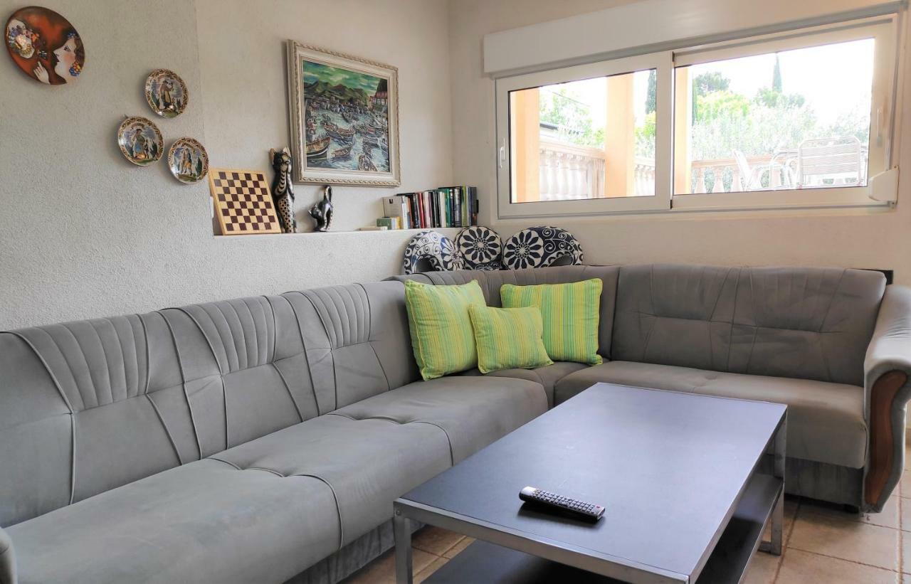 Villa Punta Blava - Beach Front, Ideal For Family Vacation With Kids, Large Terraces With Sea View, Internet, Netflix, No Pets Allowed Obrovac Bagian luar foto