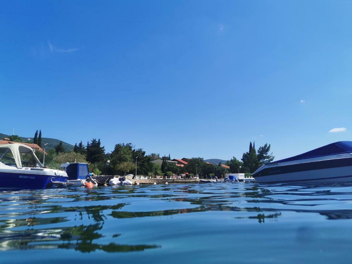 Villa Punta Blava - Beach Front, Ideal For Family Vacation With Kids, Large Terraces With Sea View, Internet, Netflix, No Pets Allowed Obrovac Bagian luar foto