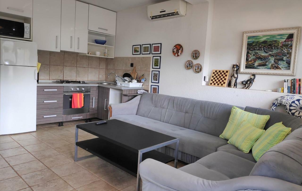Villa Punta Blava - Beach Front, Ideal For Family Vacation With Kids, Large Terraces With Sea View, Internet, Netflix, No Pets Allowed Obrovac Bagian luar foto
