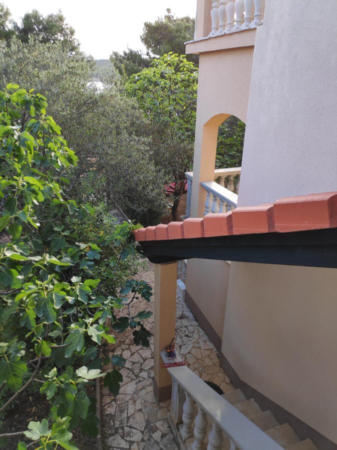 Villa Punta Blava - Beach Front, Ideal For Family Vacation With Kids, Large Terraces With Sea View, Internet, Netflix, No Pets Allowed Obrovac Bagian luar foto