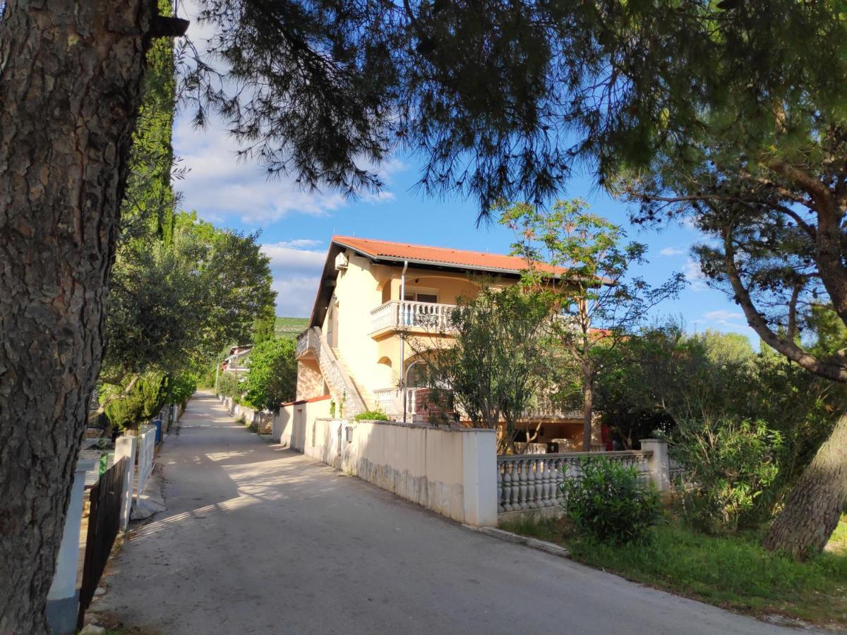 Villa Punta Blava - Beach Front, Ideal For Family Vacation With Kids, Large Terraces With Sea View, Internet, Netflix, No Pets Allowed Obrovac Bagian luar foto